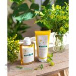 Klorane Chamomile Shampoo Ανάλαφρο Σαμπουάν με Εκχύλισμα Χαμομηλιού για Όλη την Οικογένεια, 400ml - Image 2