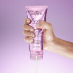 Nuxe Hair Prodigieux High Shine Shampoo Σαμπουάν Λάμψης με Εκχύλισμα Ελαίου Ροζ Καμέλιας, 200ml - Image 2